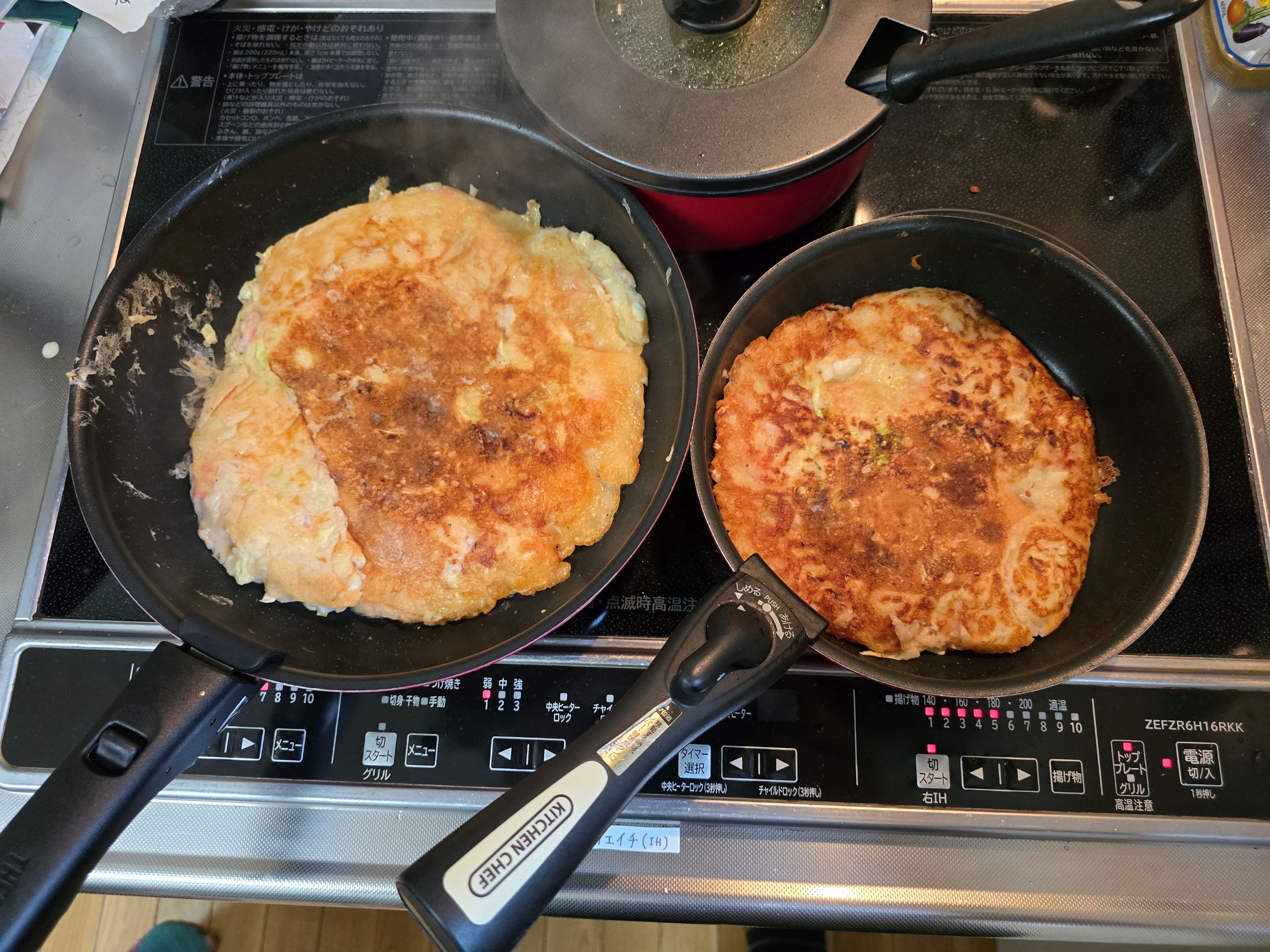 今日のお昼は、ｷｺｷｺ ＿占(⌒￢⌒*)お好み焼き♪