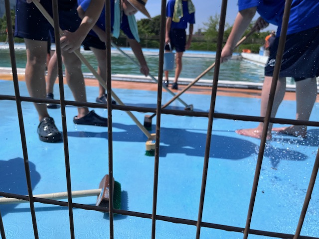 プール掃除