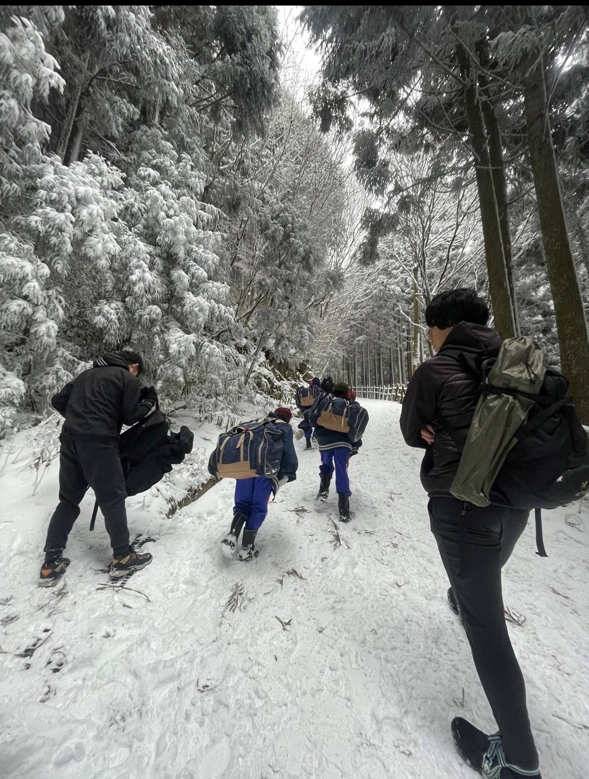 修徳学院♦雪山を上る♦