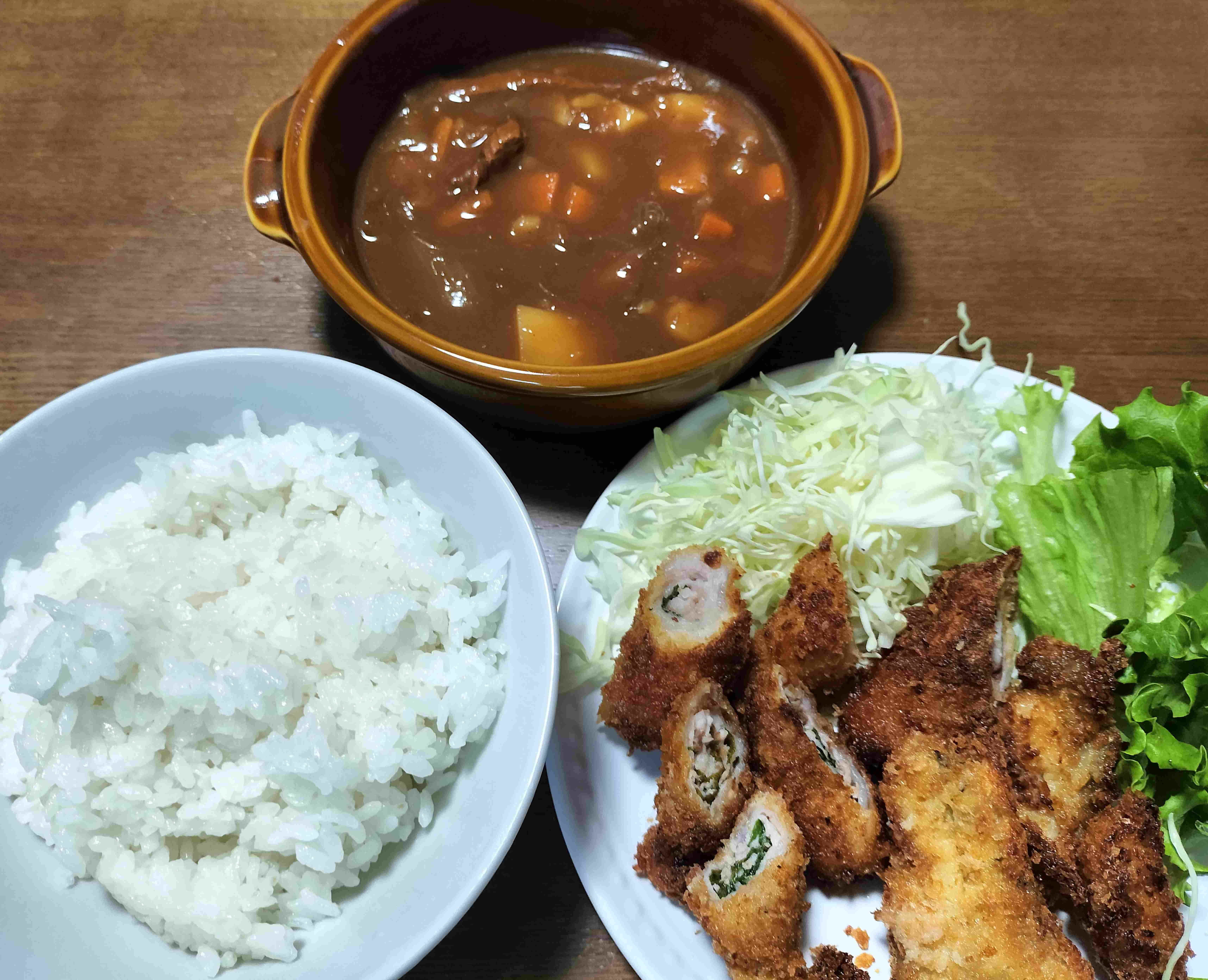 ホーム長の夕食づくり　「豚肉の梅肉シソ巻とカキフライ、ビーフシチュー」